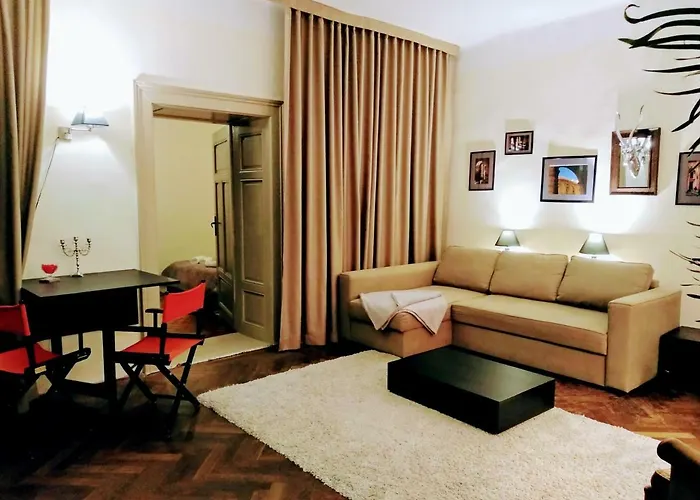 Charming Vintage Piata Sfatului *